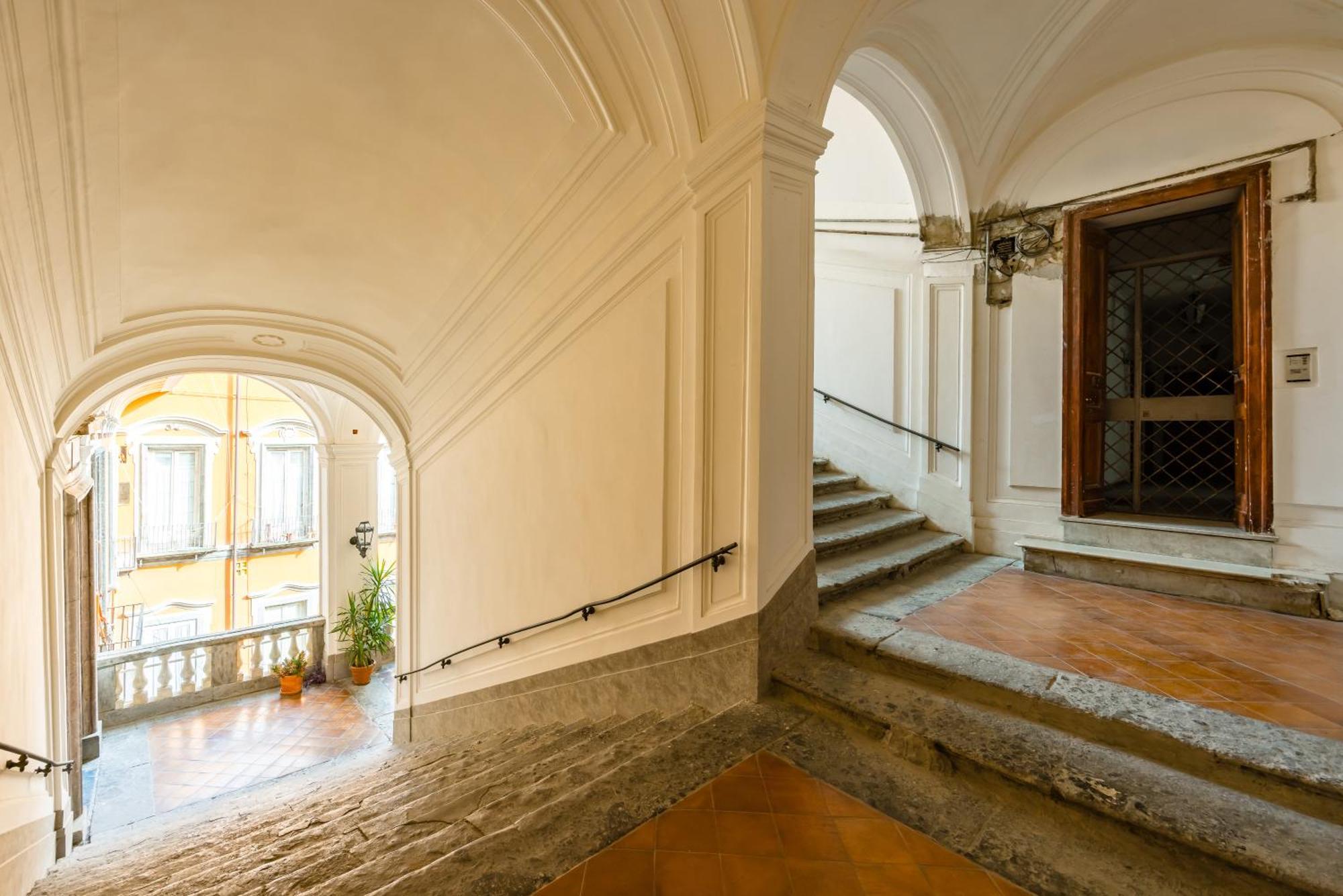 Apartment Palazzo Maddaloni Sweet By Napoliapartments